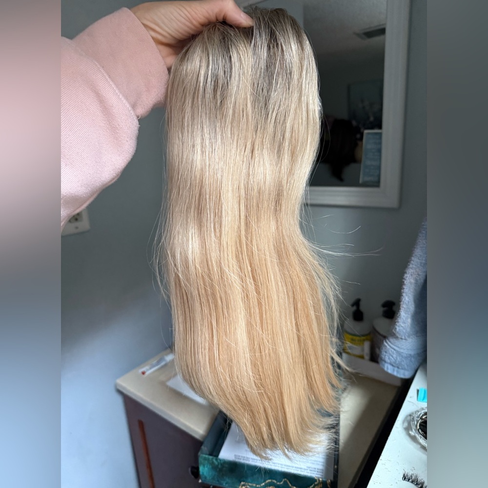 Highline Pony topper. Rooted blonde  EUC